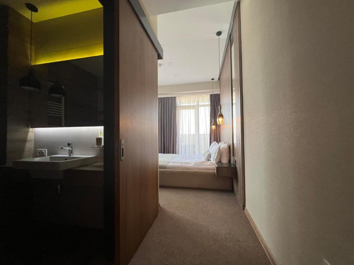 Hotel Sky Station Tbilisi Exterior photo