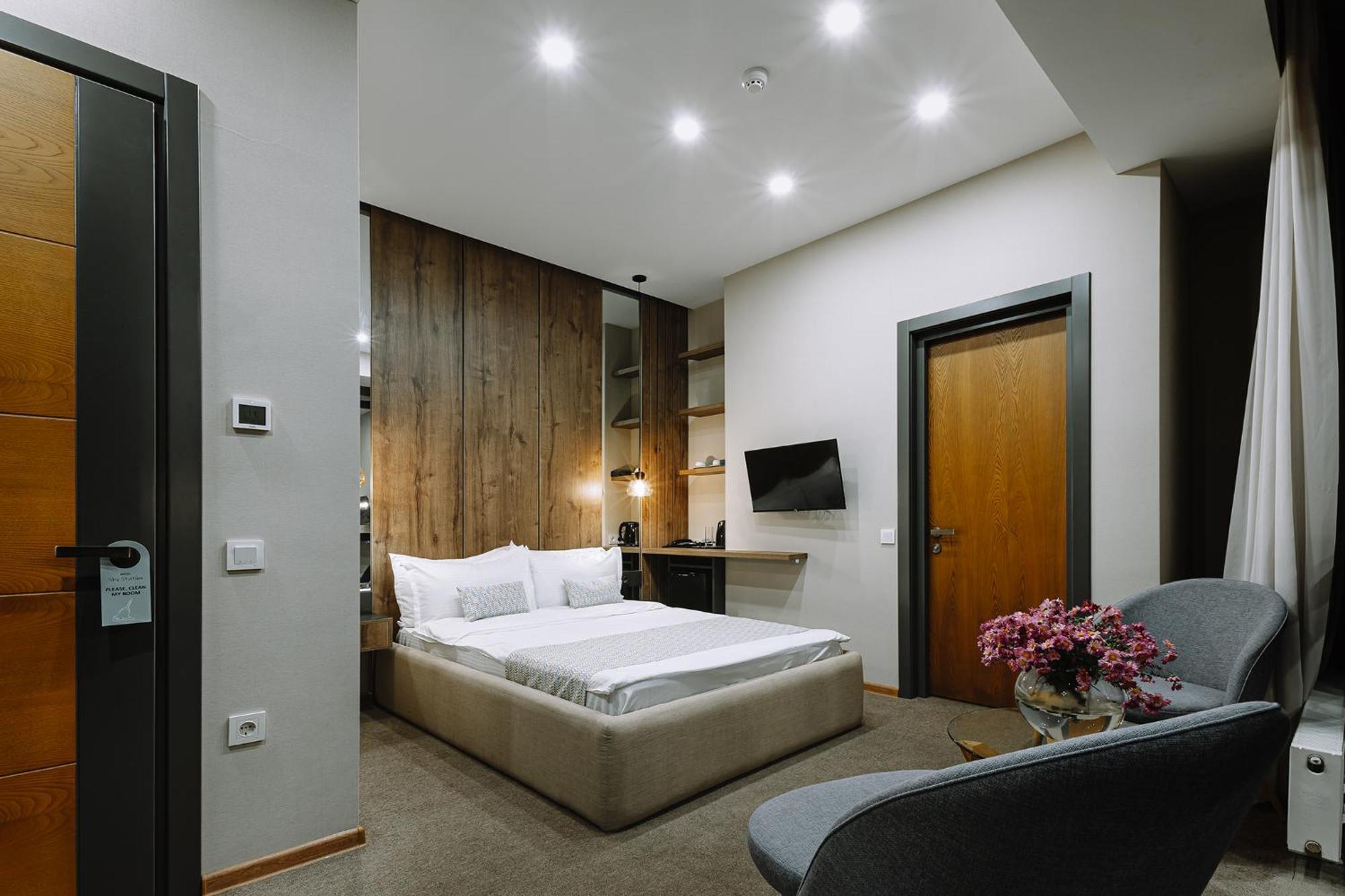 Hotel Sky Station Tbilisi Exterior photo