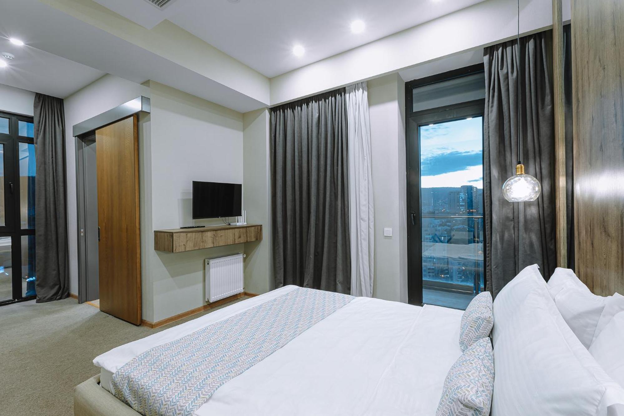 Hotel Sky Station Tbilisi Exterior photo
