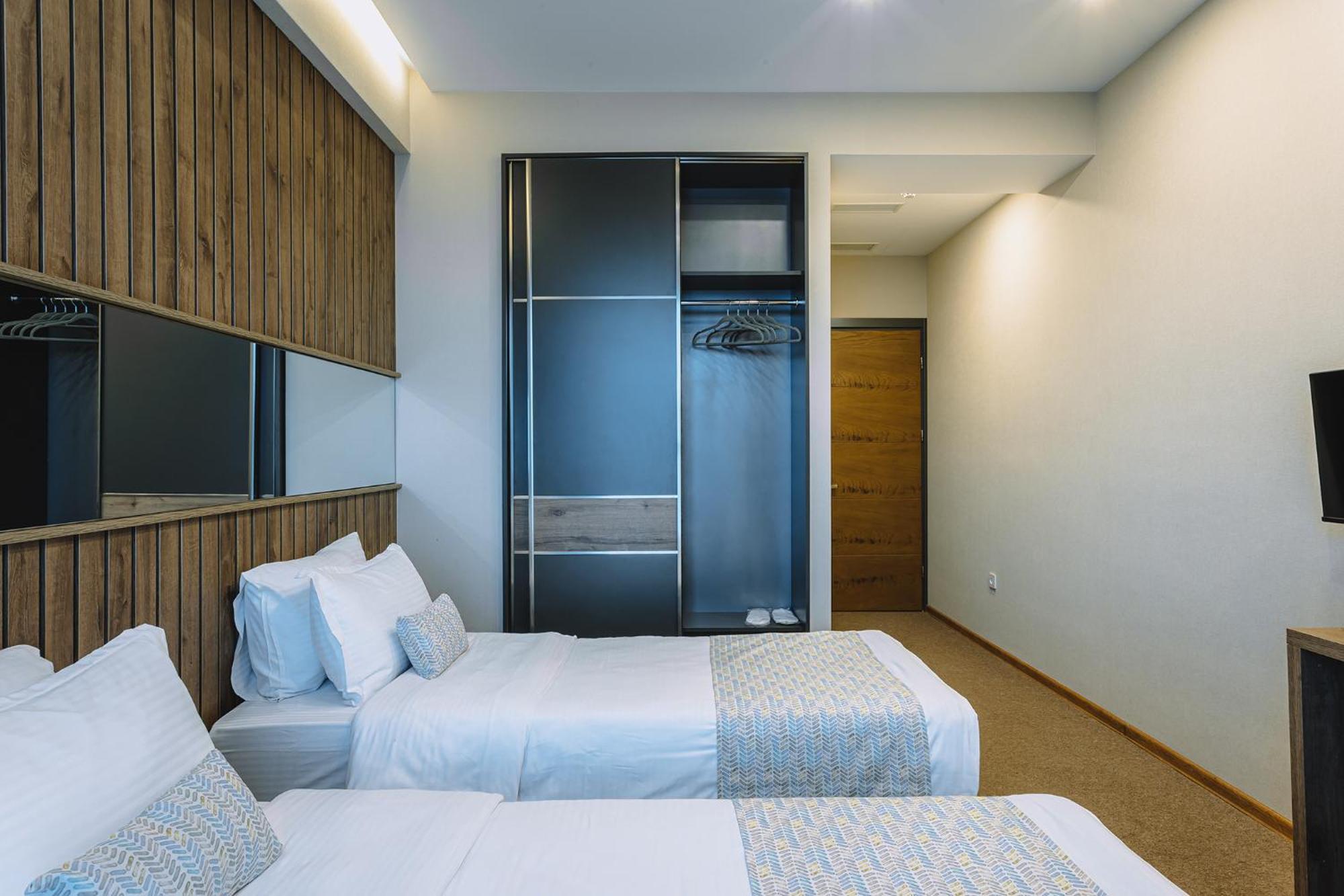 Hotel Sky Station Tbilisi Exterior photo